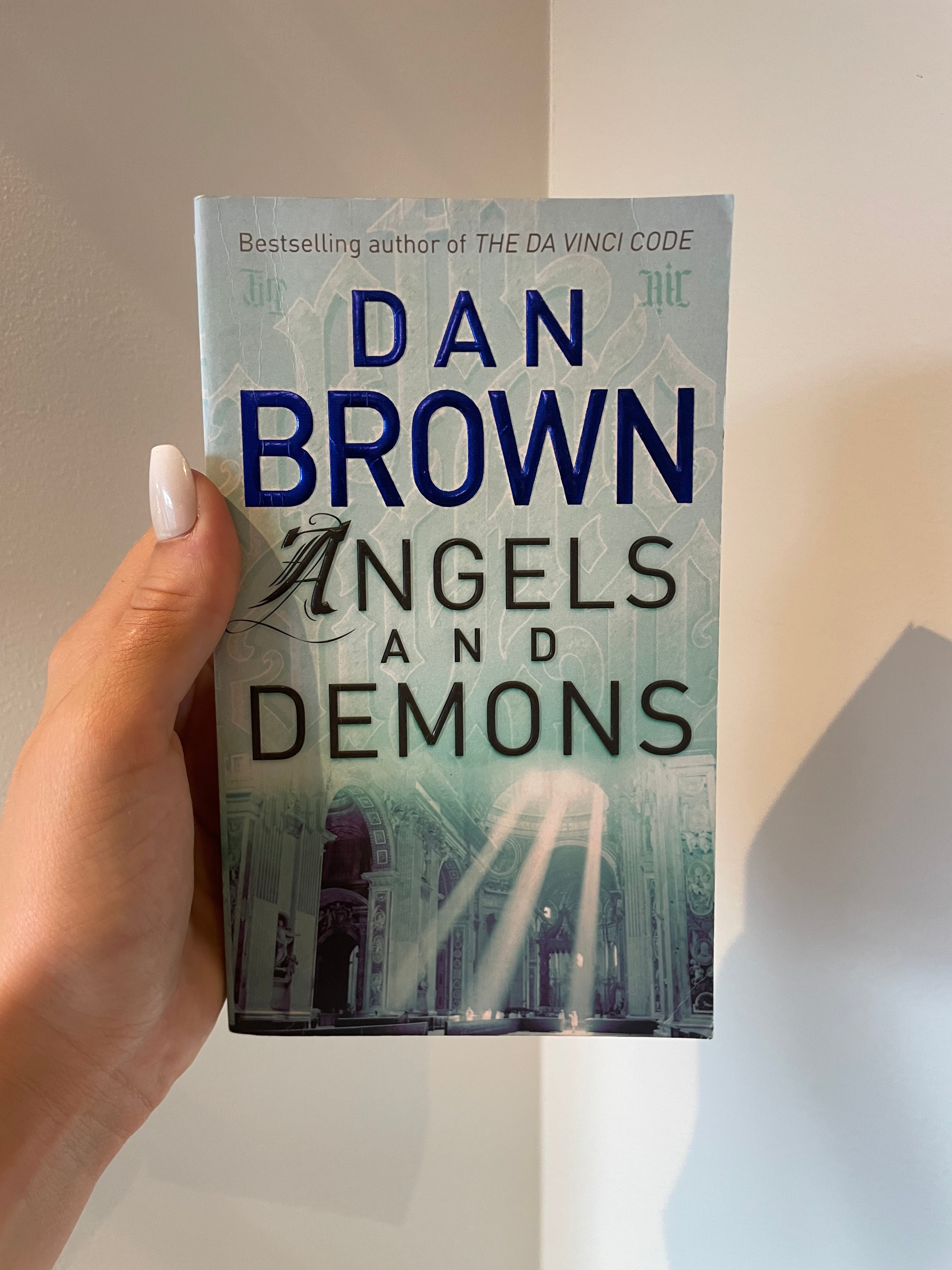 Angels and Demons – framsida