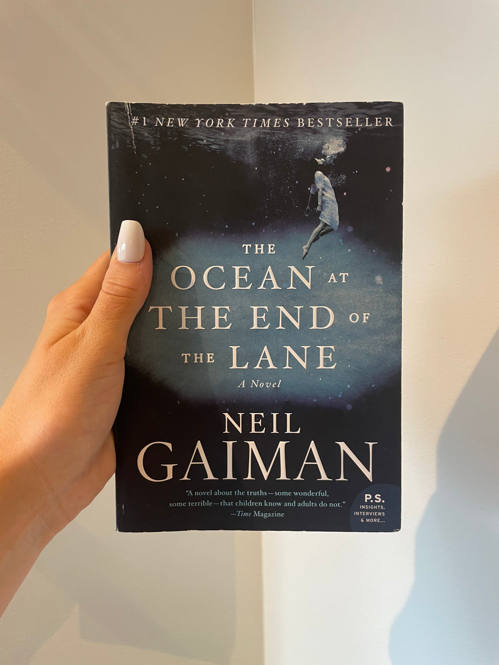 The Ocean at the End of the Lane – framsida
