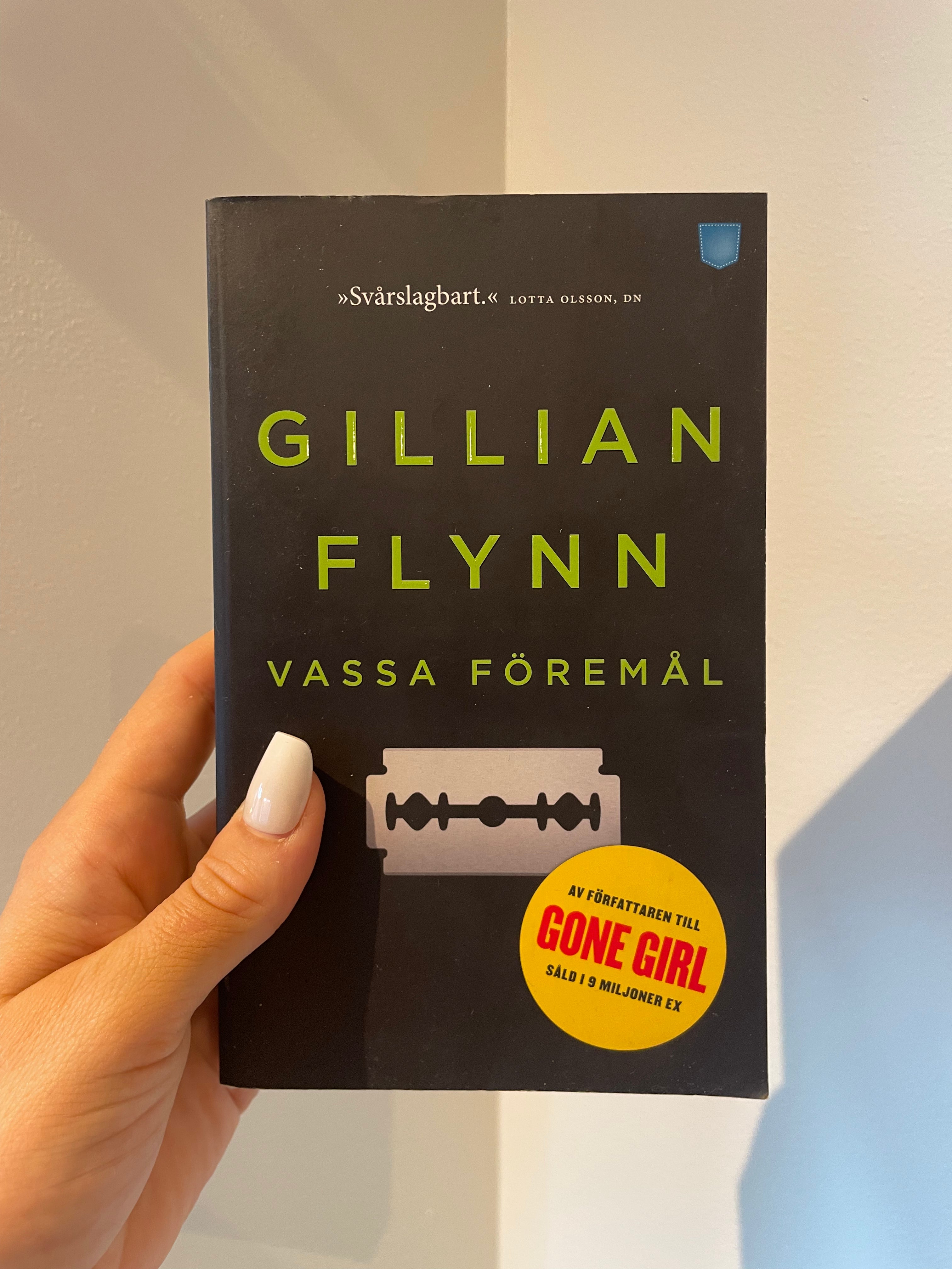 Vassa föremål – framsida