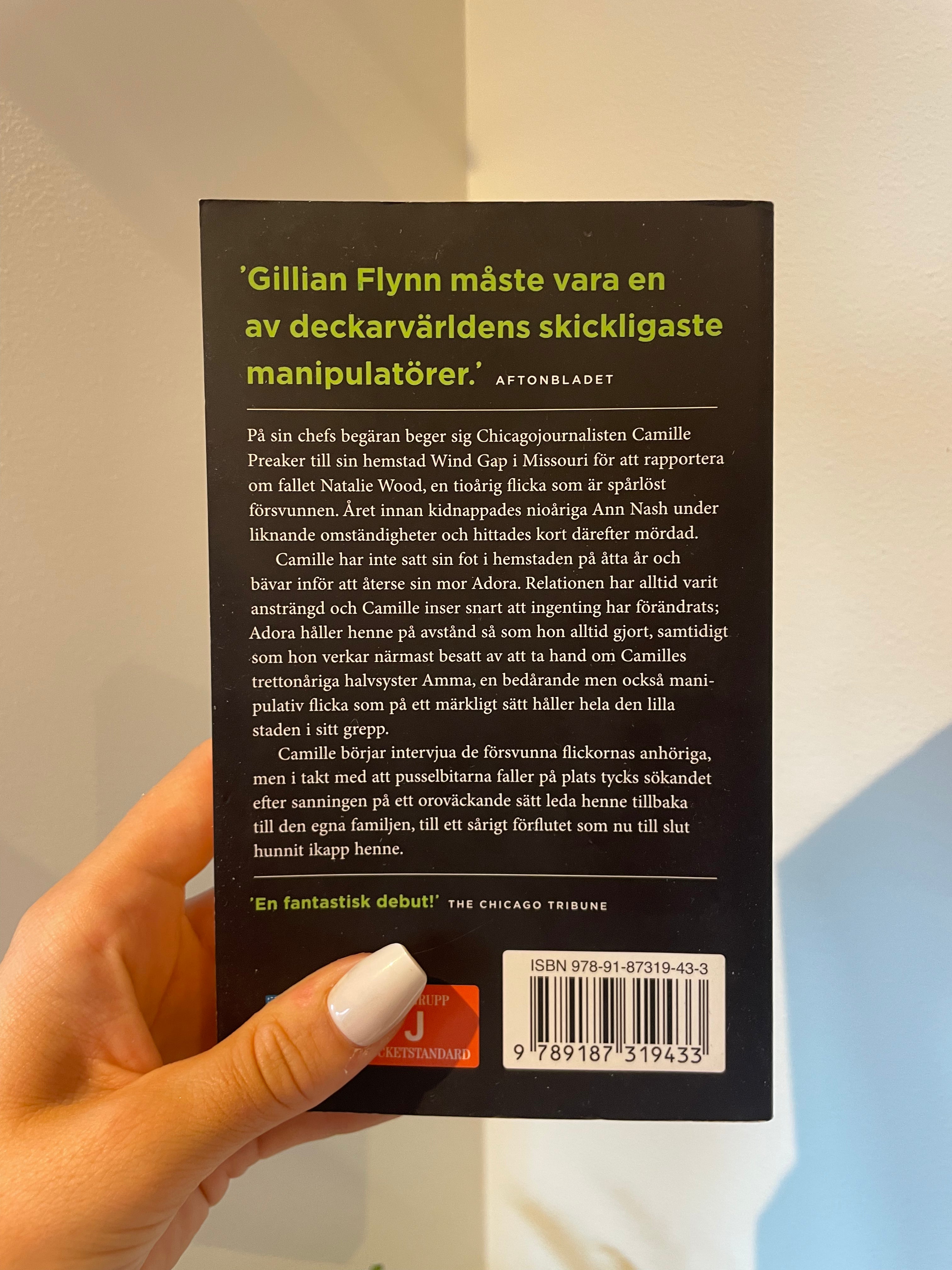 Vassa föremål – baksida