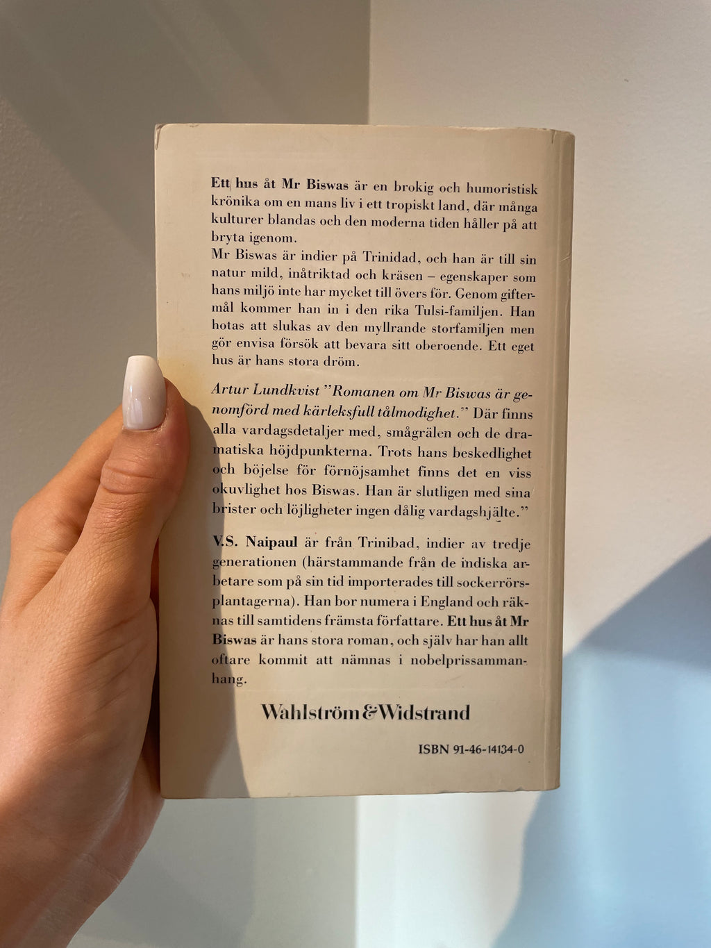 Ett hus åt Mr Biswas – baksida