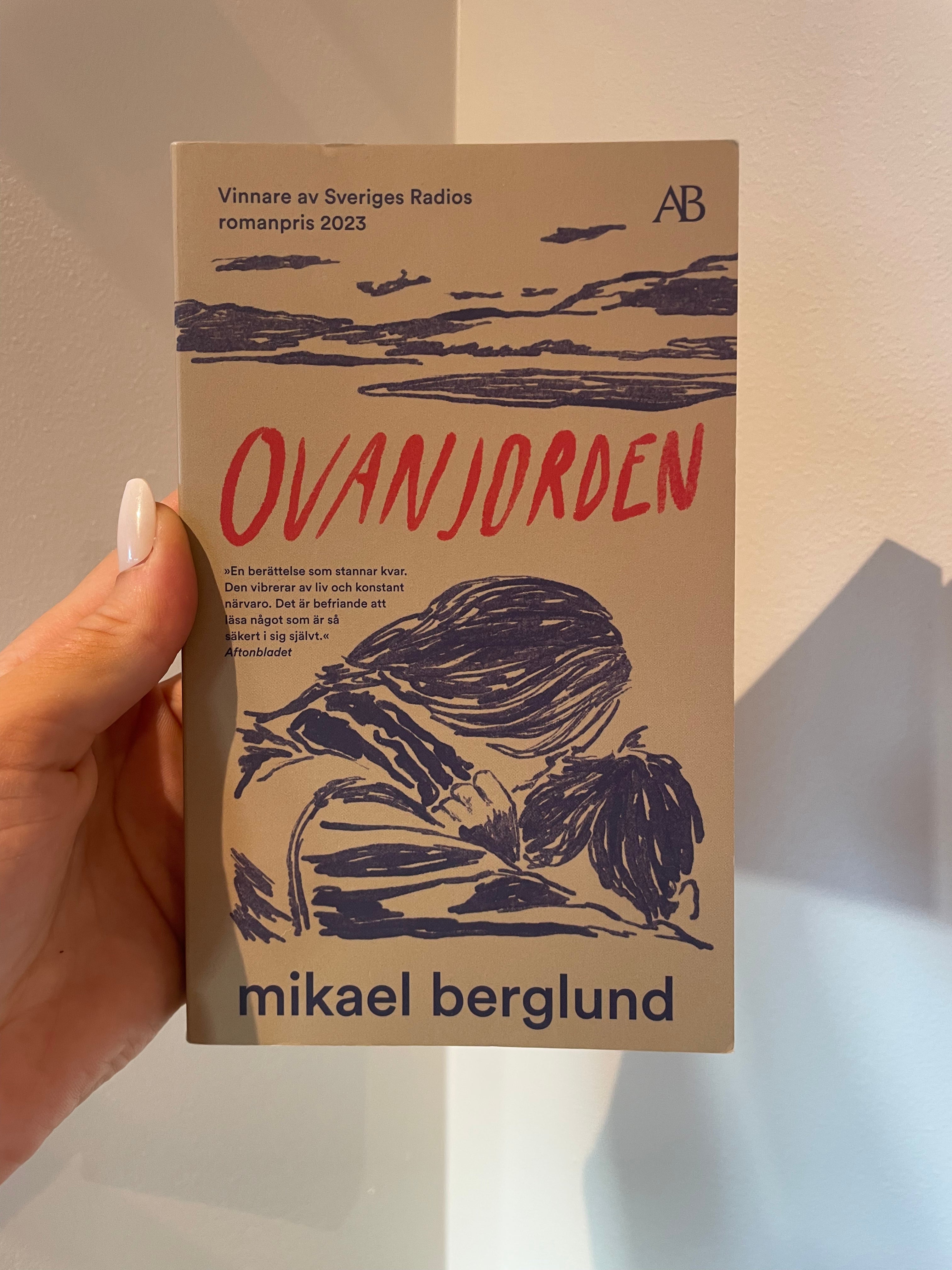 Ovanjorden – framsida
