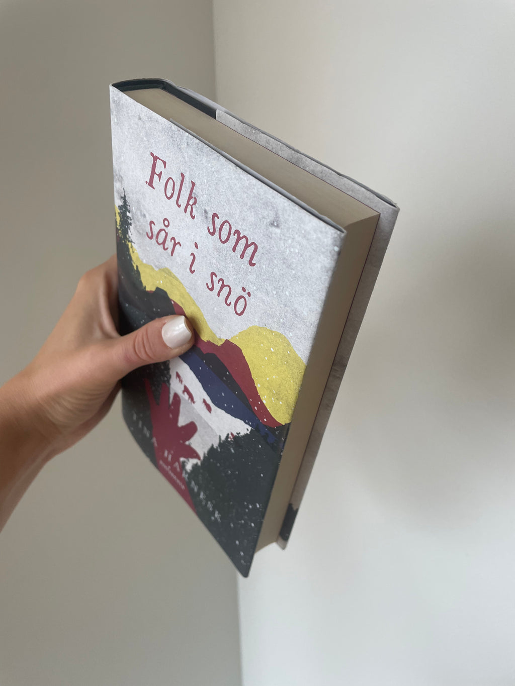 Folk som sår i snö - kant