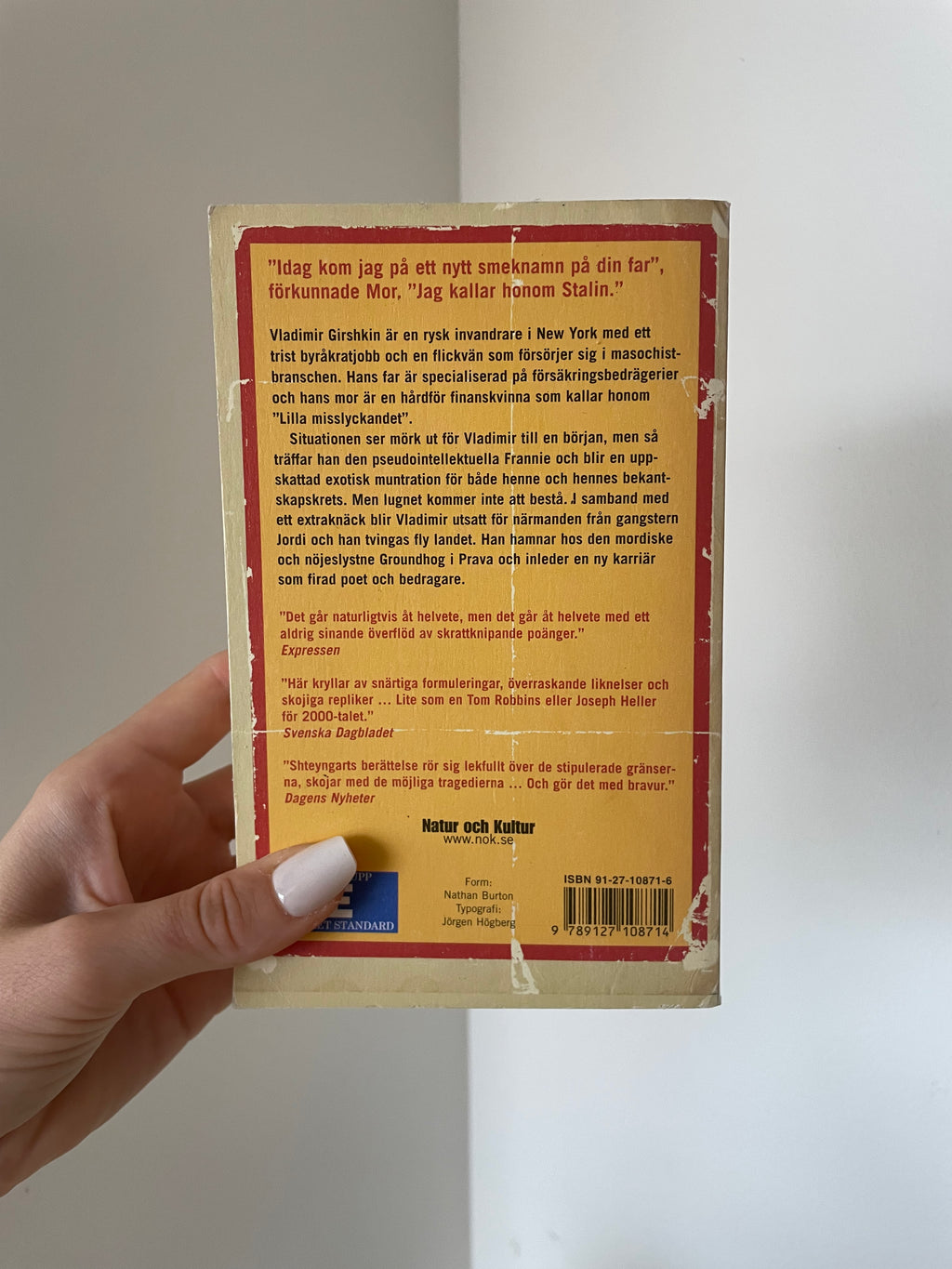 Den ryske debutantens handbok - baksida